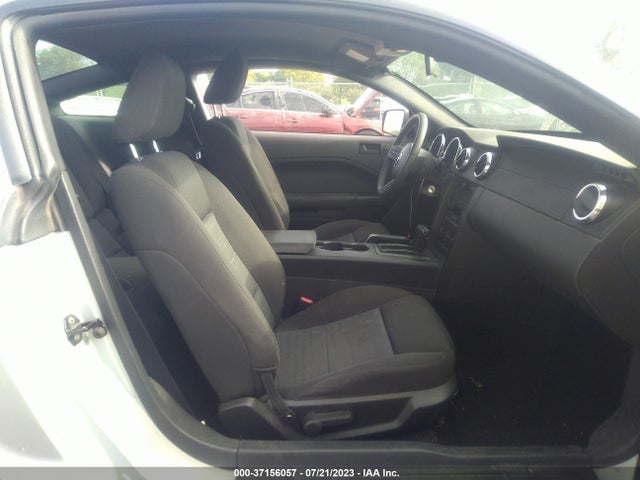 2005 FORD MUSTANG DELUXE/PREMIUM VIN: 1ZVFT80N555155453