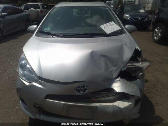 Toyota Prius C One/three/two/four 2014 JTDKDTB38E1564468 Image 12