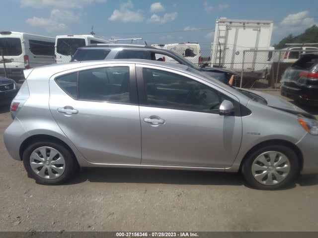 Toyota Prius C One/three/two/four 2014 JTDKDTB38E1564468 Image 13