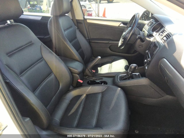 3VWDB7AJ4HM325770 Volkswagen Jetta 1.4t Se