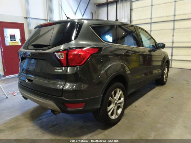 1FMCU0GDXKUB08692 Ford ESCAPE SE