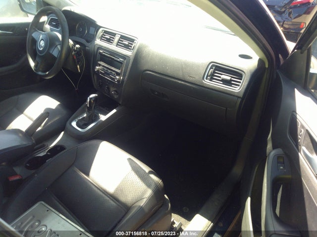 3VWD17AJXEM401832 Volkswagen Jetta Sedan Se