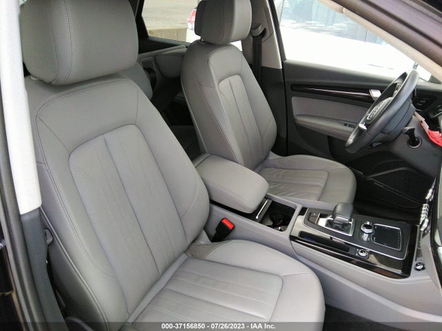 WA1BNAFY4K2027586 Audi Q5 Premium Plus