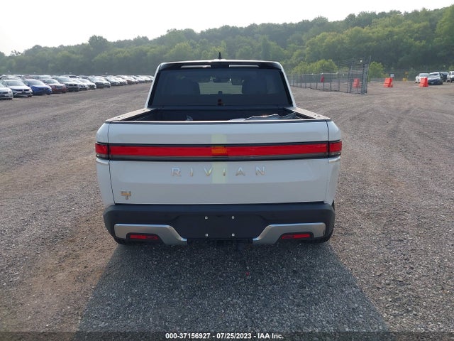 2022 RIVIAN R1T ADVENTURE PACKAGE VIN: 7FCTGAAA7NN011913