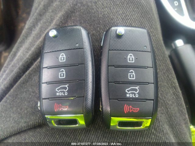KNDJN2A21E7002680 KIA Soul Base