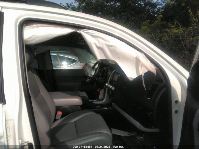 2016 Toyota Sequoia, VIN: 5TDDW5G18GS146021
