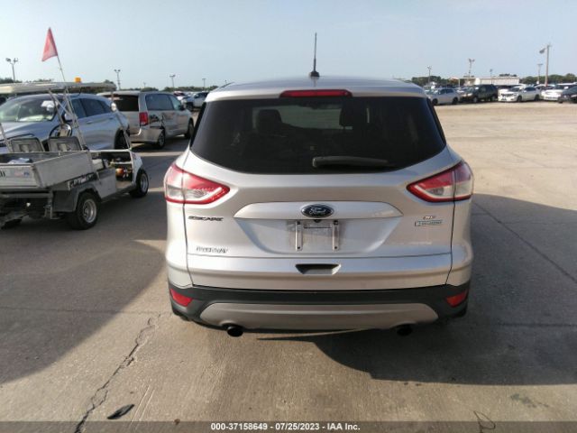 1FMCU0GX5FUA87797 Ford ESCAPE SE