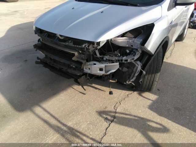 1FMCU0GX5FUA87797 Ford ESCAPE SE