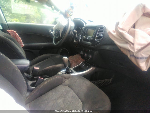 3C4NJCAB4JT255145 Jeep Compass Sport