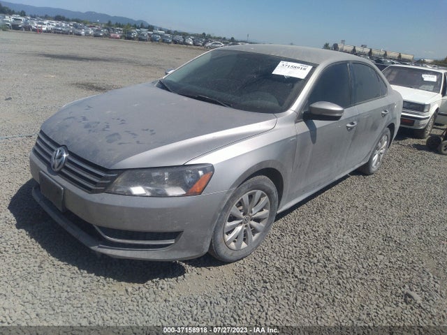 1VWAT7A31EC030317 Volkswagen Passat Wolfsburg Ed