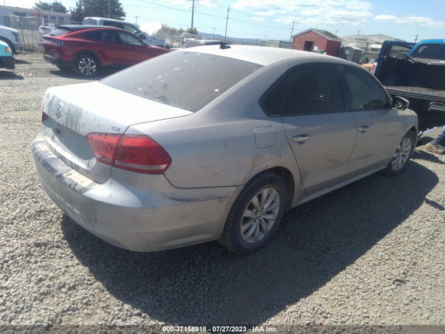 1VWAT7A31EC030317 Volkswagen Passat Wolfsburg Ed