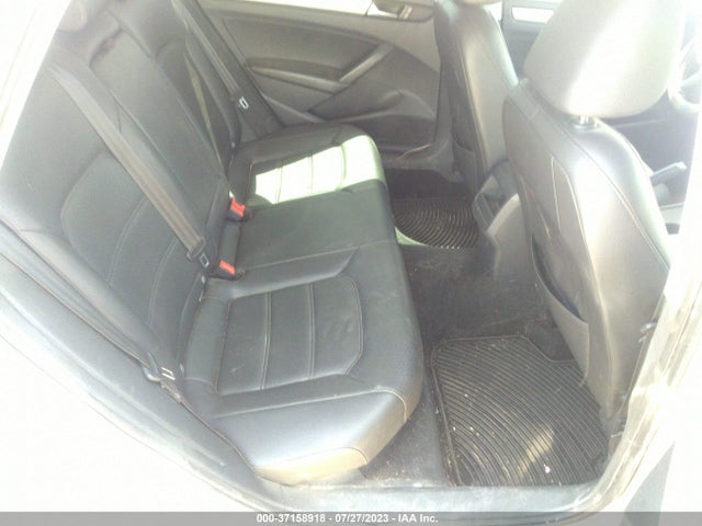 1VWAT7A31EC030317 Volkswagen Passat Wolfsburg Ed