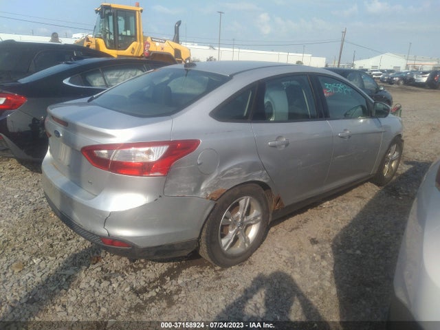 Ford FOCUS SE 2014 1FADP3F24EL351027 Image 4