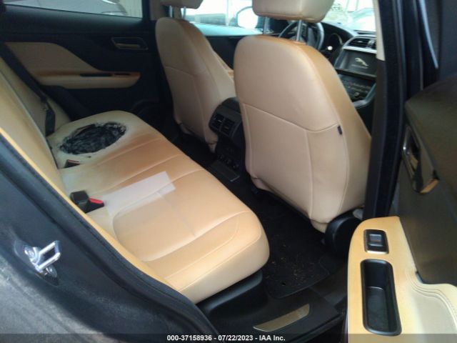 SADCJ2FX6KA600386 Jaguar F-pace 25t Premium