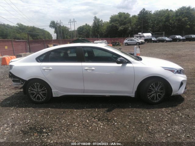 3KPF54AD2NE473286 KIA Forte Gt-line