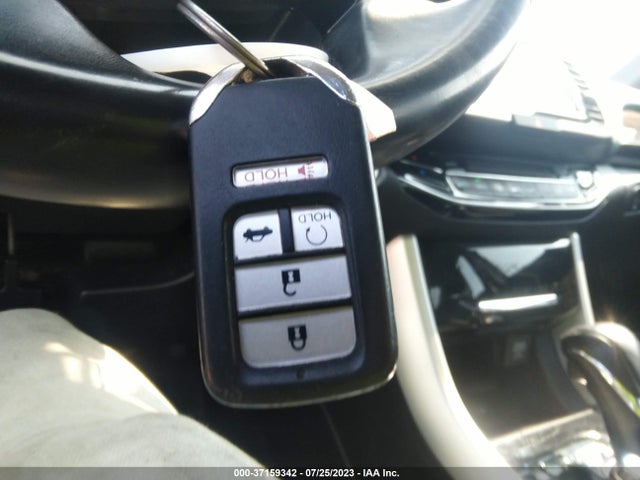 2016 HONDA ACCORD SEDAN EX-L VIN: 1HGCR2F86GA186743