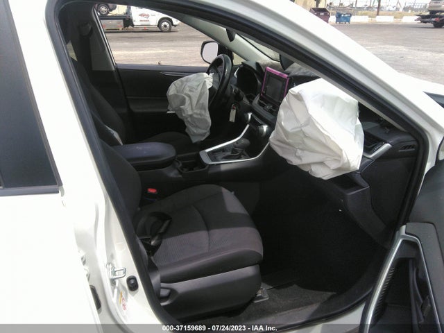 Toyota RAV4 LE 2019 JTMH1RFV1KJ006345 Image 11