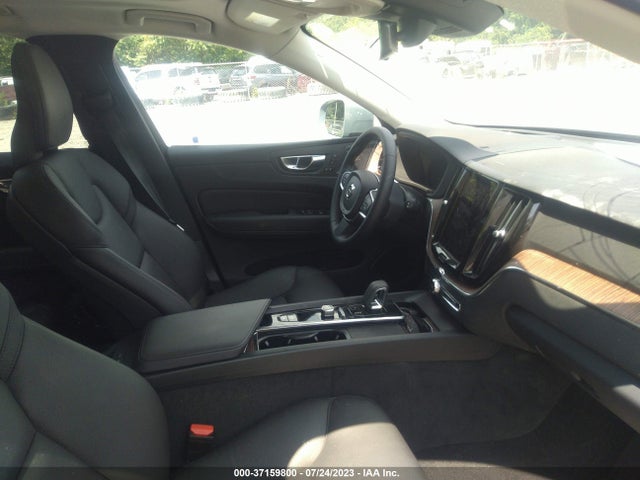 2022 VOLVO XC60 MOMENTUM VIN: YV4L12RK1N1079459