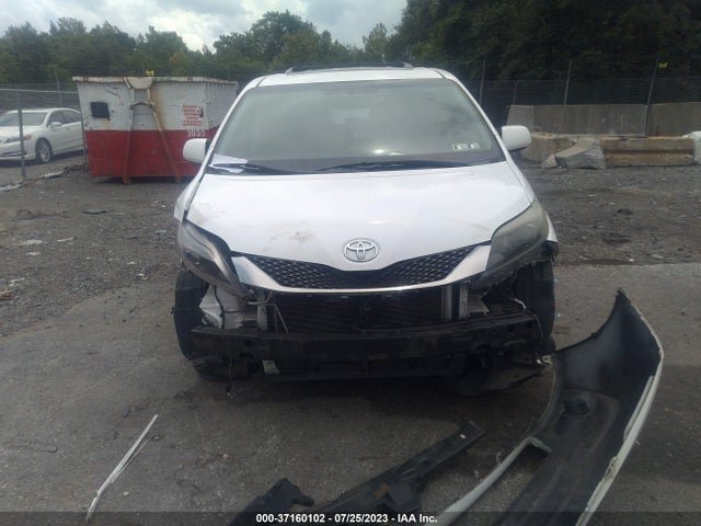 Toyota SIENNA SE 2015 5TDXK3DC8FS604920 Image 3