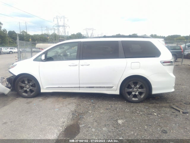 Toyota SIENNA SE 2015 5TDXK3DC8FS604920 Image 5