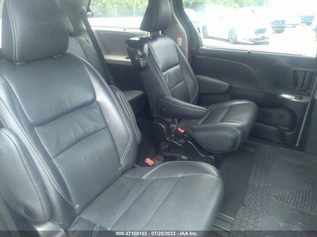 Toyota SIENNA SE 2015 5TDXK3DC8FS604920 Image 13
