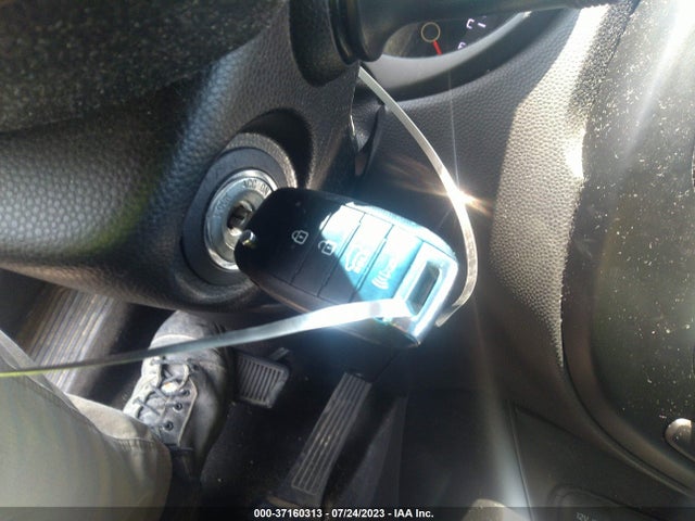2016 KIA SOUL BASE VIN: KNDJN2A24G7282923
