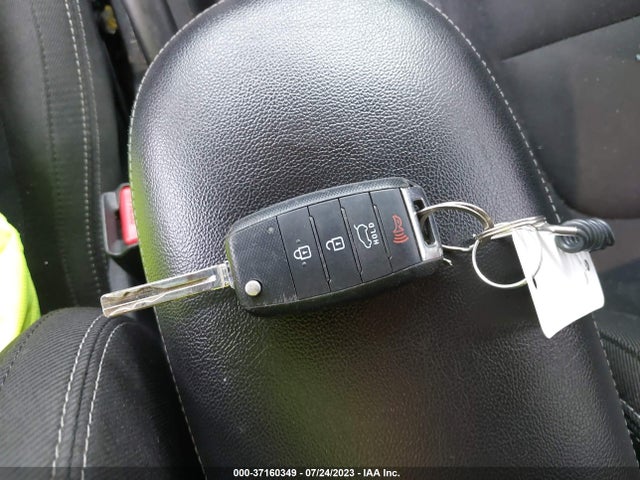KIA SOUL + 2018 KNDJP3A56J7538996 Image 3