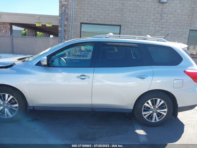 2017 NISSAN PATHFINDER SL VIN: 5N1DR2MN6HC603159