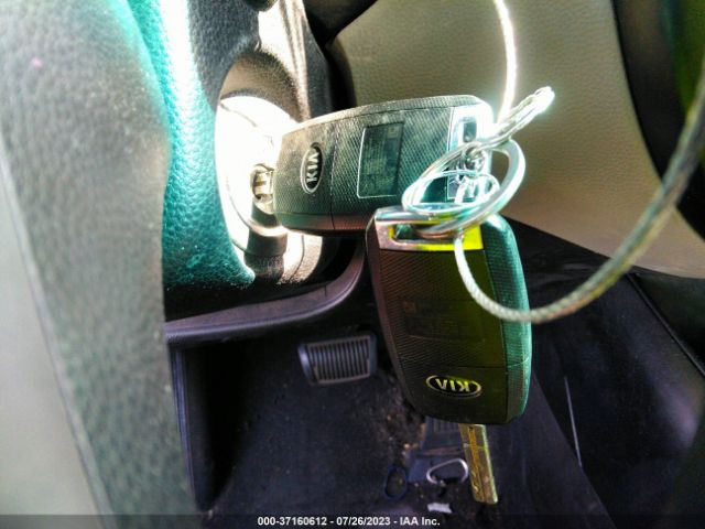 KNDJN2A22K7005762 KIA Soul Base