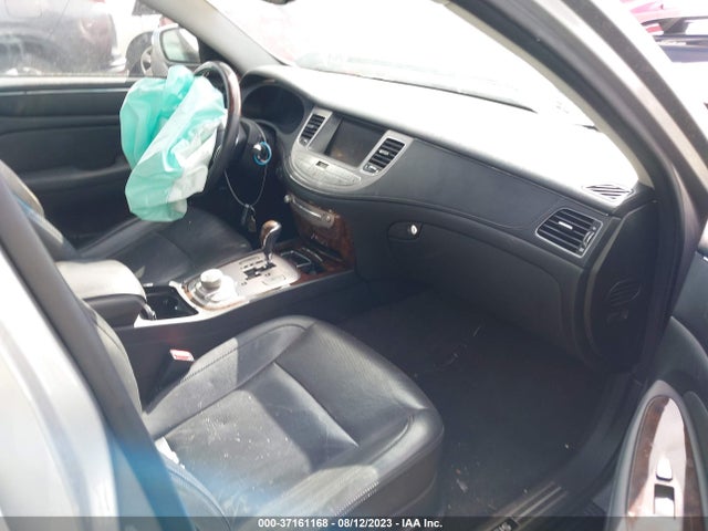 2010 HYUNDAI GENESIS VIN: KMHGC4DF4AU108395