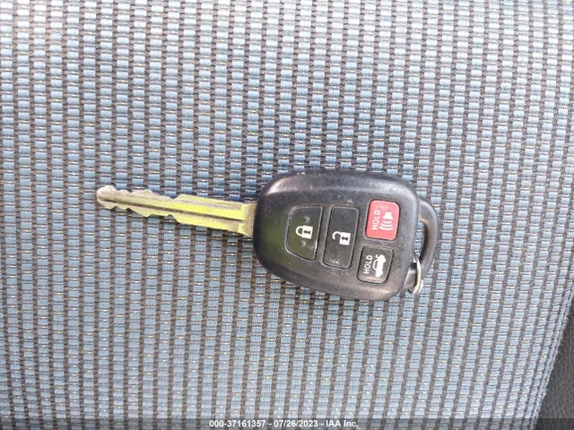 2014 TOYOTA COROLLA L/LE/S/S PLUS/LE PLUS VIN: 5YFBURHE1EP033765