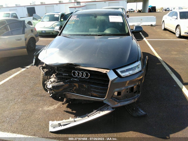 WA1JCCFS4JR007059 Audi Q3 Premium Plus