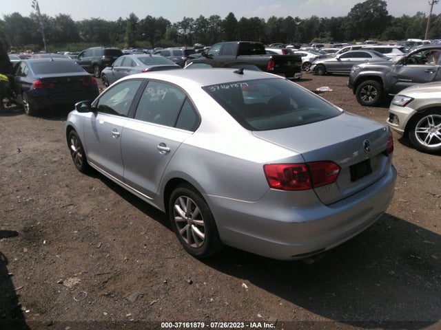 2013 VOLKSWAGEN JETTA SEDAN SE W/CONVENIENCE/SUNROOF VIN: 3VWDP7AJ4DM415187