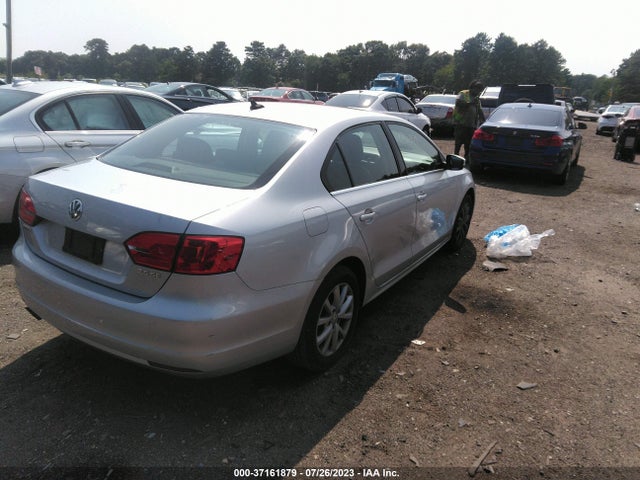 2013 VOLKSWAGEN JETTA SEDAN SE W/CONVENIENCE/SUNROOF VIN: 3VWDP7AJ4DM415187