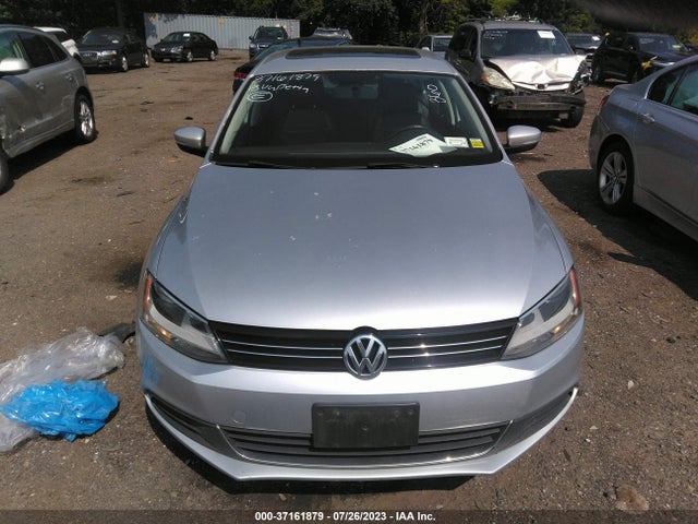 2013 VOLKSWAGEN JETTA SEDAN SE W/CONVENIENCE/SUNROOF VIN: 3VWDP7AJ4DM415187