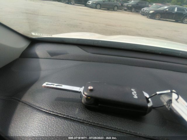 3KPF24AD3NE450818 KIA Forte Lxs