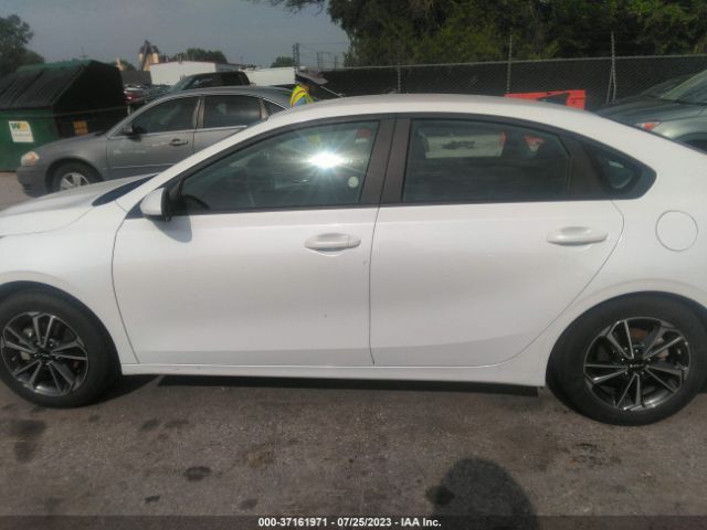 3KPF24AD3NE450818 KIA Forte Lxs