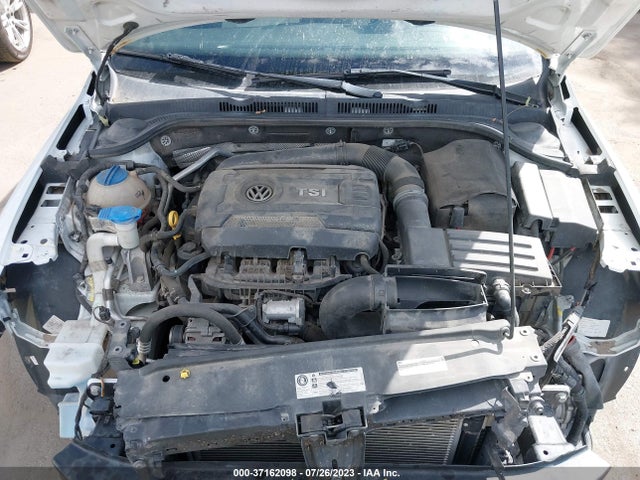 3VWD17AJ0GM219835 Volkswagen Jetta Sedan 1.8t Sport