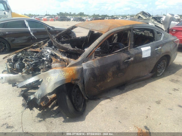 Nissan Altima 2.5 S 2014 1N4AL3AP3EN215719 Image 2