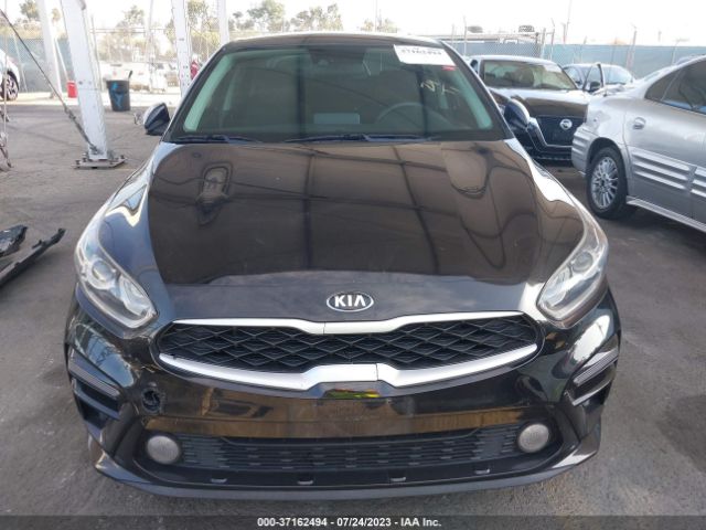 3KPF24AD1ME268243 KIA Forte Lxs
