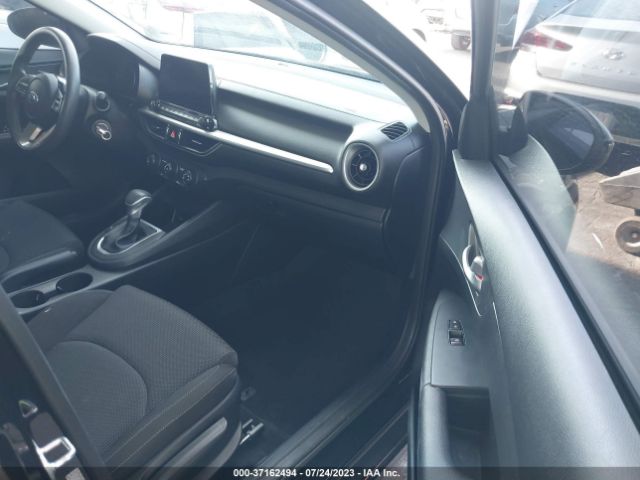 3KPF24AD1ME268243 KIA Forte Lxs