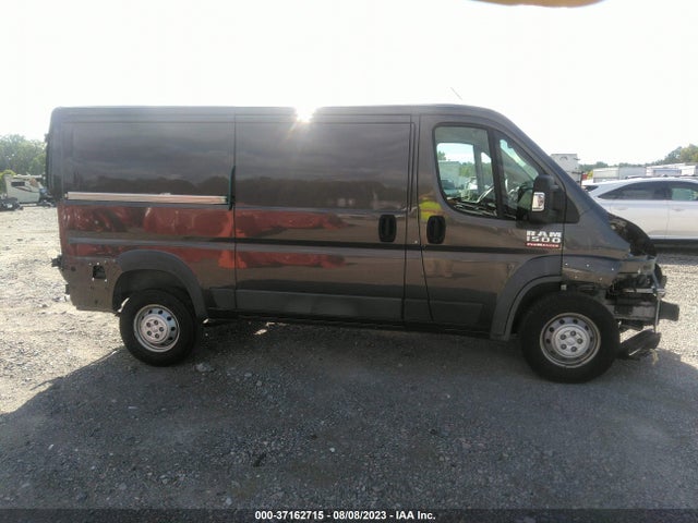 3C6TRVAG0JE148385 RAM Promaster Cargo Van