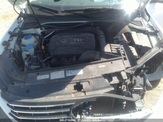 1VWBT7A39HC029926 Volkswagen Passat 1.8t Se