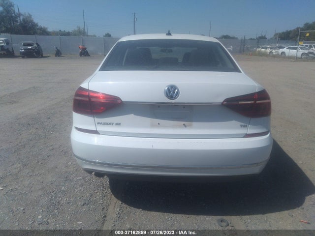 1VWBT7A39HC029926 Volkswagen Passat 1.8t Se