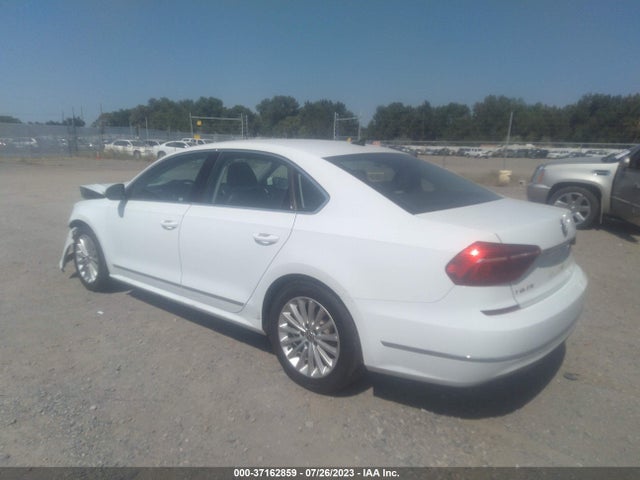 1VWBT7A39HC029926 Volkswagen Passat 1.8t Se