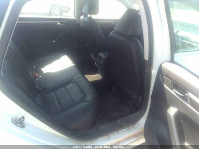 1VWBT7A39HC029926 Volkswagen Passat 1.8t Se