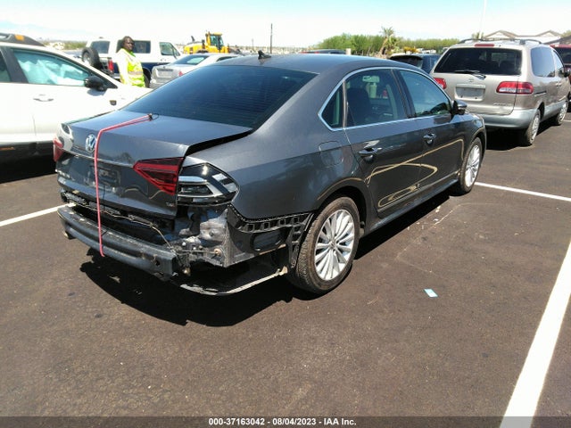 1VWBT7A39HC043244 Volkswagen Passat 1.8t Se