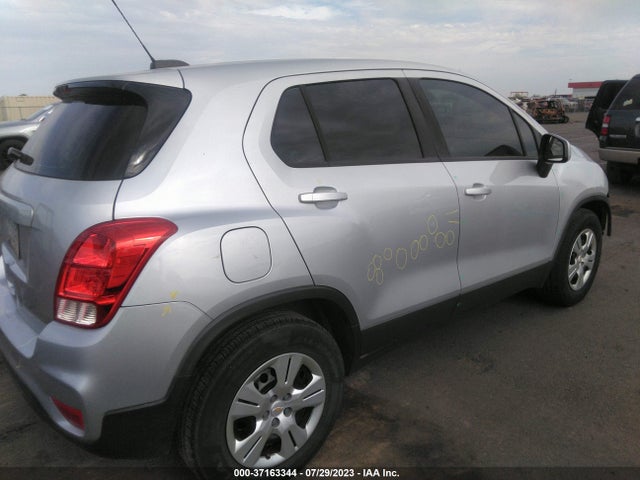 Chevrolet TRAX LS 2017 3GNCJKSB1HL246291 Image 4