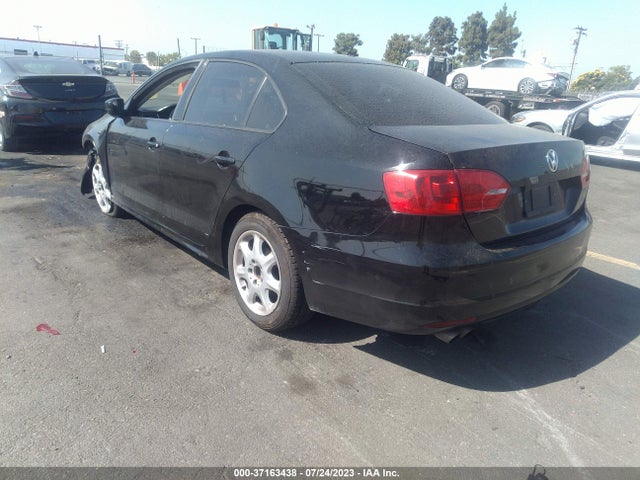 3VW2K7AJ9EM390956 Volkswagen Jetta Sedan S