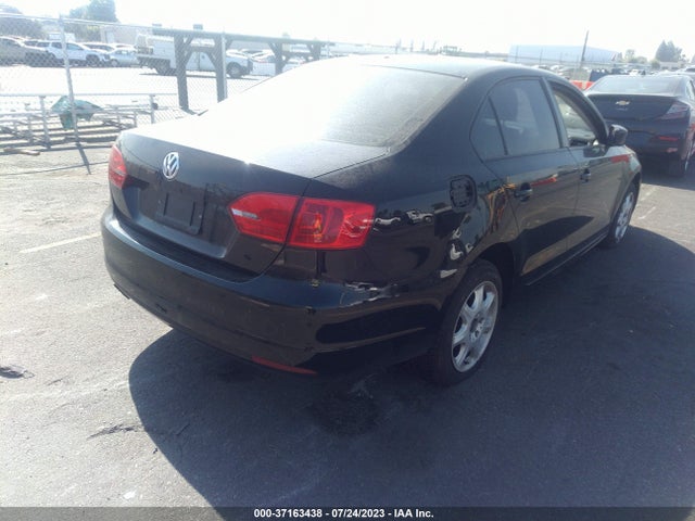 3VW2K7AJ9EM390956 Volkswagen Jetta Sedan S